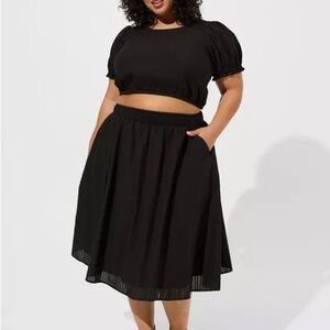 Torrid Midi Seersucker Smocked Skirt set size 3 NWT